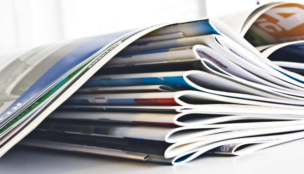Zeitschriftenstapel